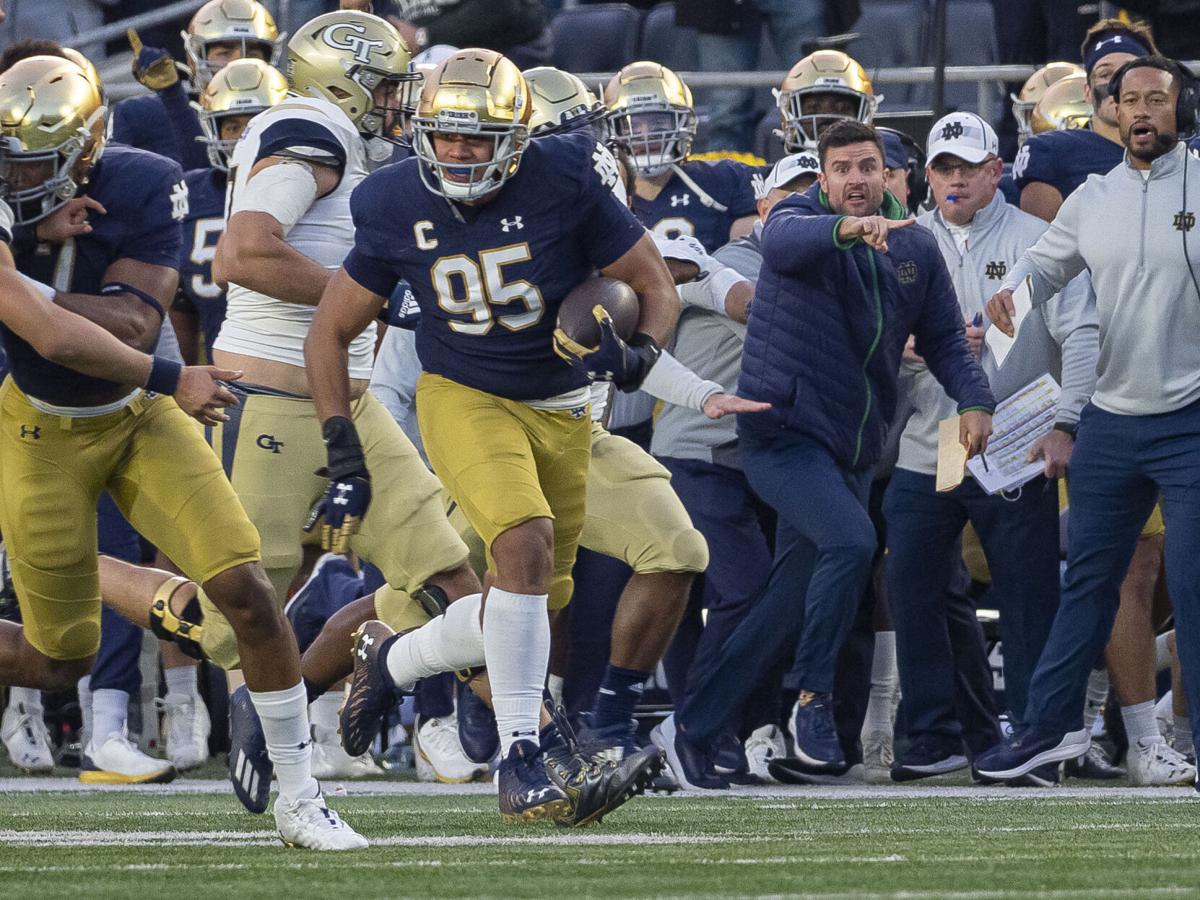 Notre Dame vs. Georgia Tech - MTA running for touchdown