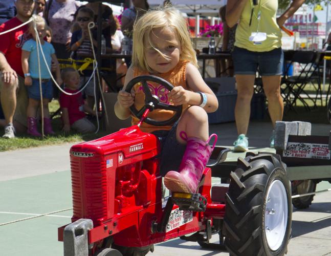 Slideshow Tractor pull Thursday at Elkhart County 4H Fair Multimedia