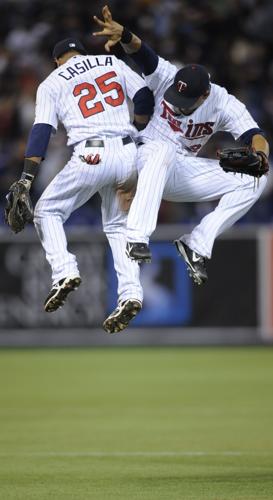 Chicago White Sox hit 3 homers in 11-6 win over Royals