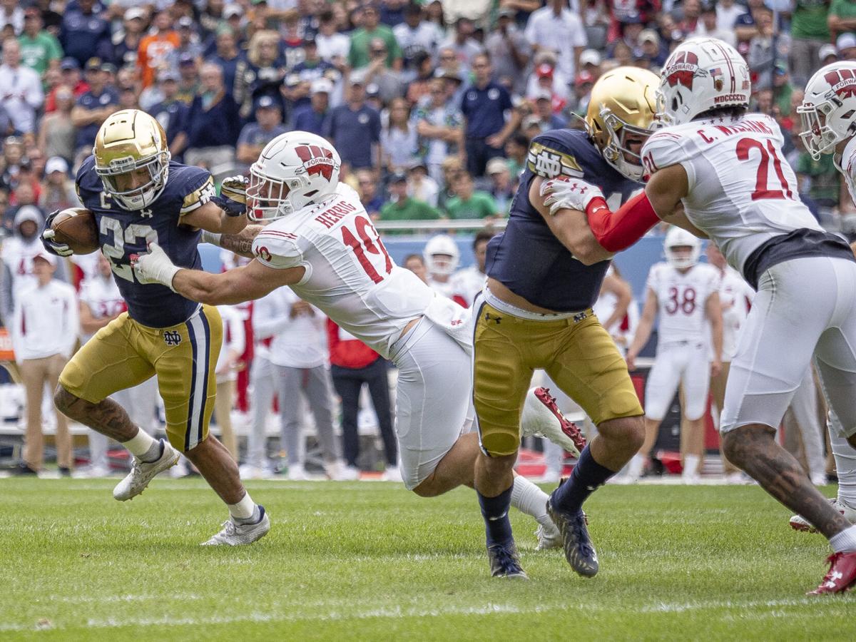 #12 Notre Dame defeats #18 Wisconsin 41-13 - Williams running part two