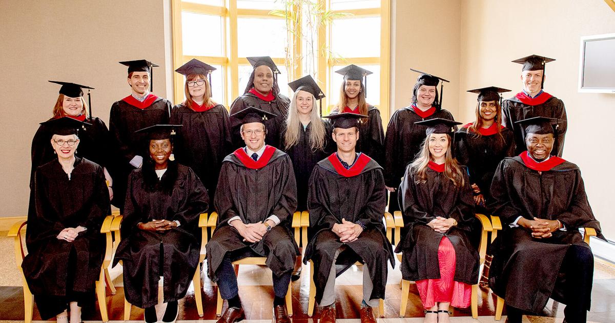Seminary graduates approximately 22 | News | goshennews.com