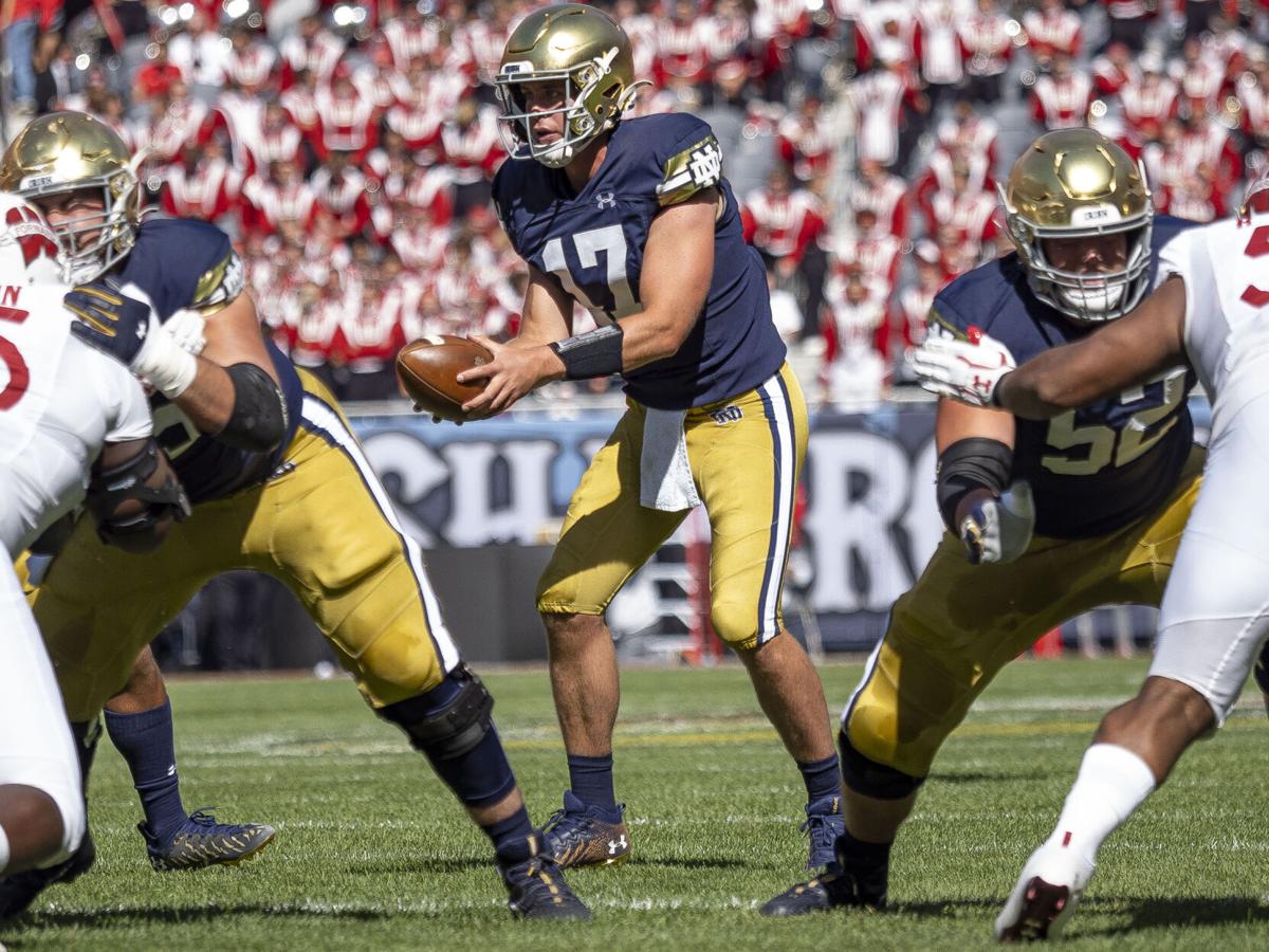 #12 Notre Dame defeats #18 Wisconsin 41-13 - Jack Coan drop back