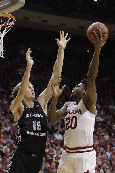 Iu Basketball Green Langford Lead Hoosiers Over Central Arkansas