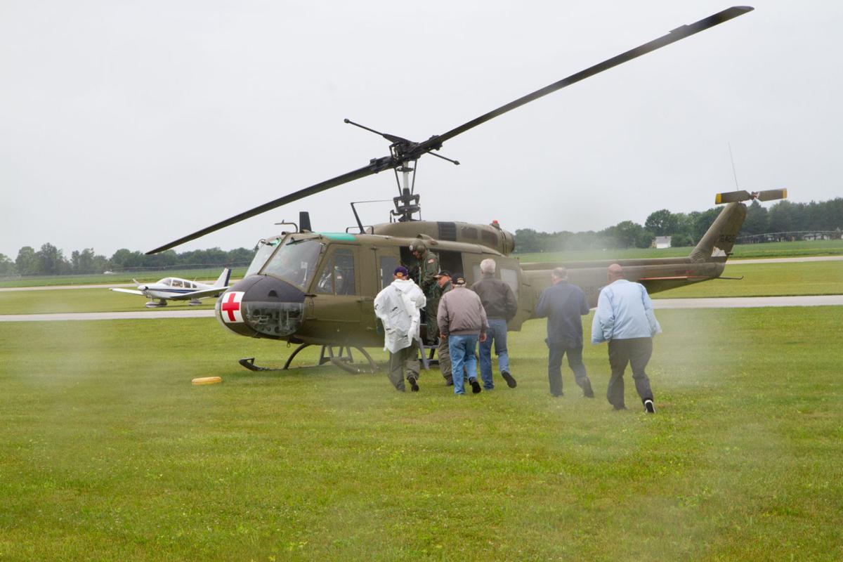 Slideshow Rotors and Ribs helicopter fly in Multimedia