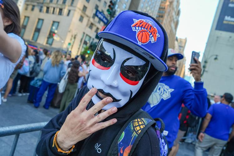 Knicks fever sweeps New York for Game 3 of the NBA Finals against the ...
