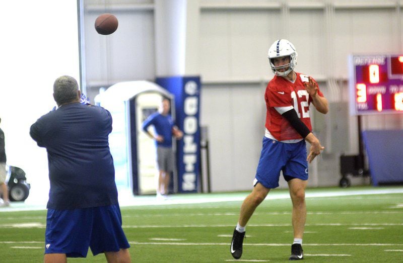 Andrew Luck practicing, but won't play this week Andrew Luck practicing, but won't play this week