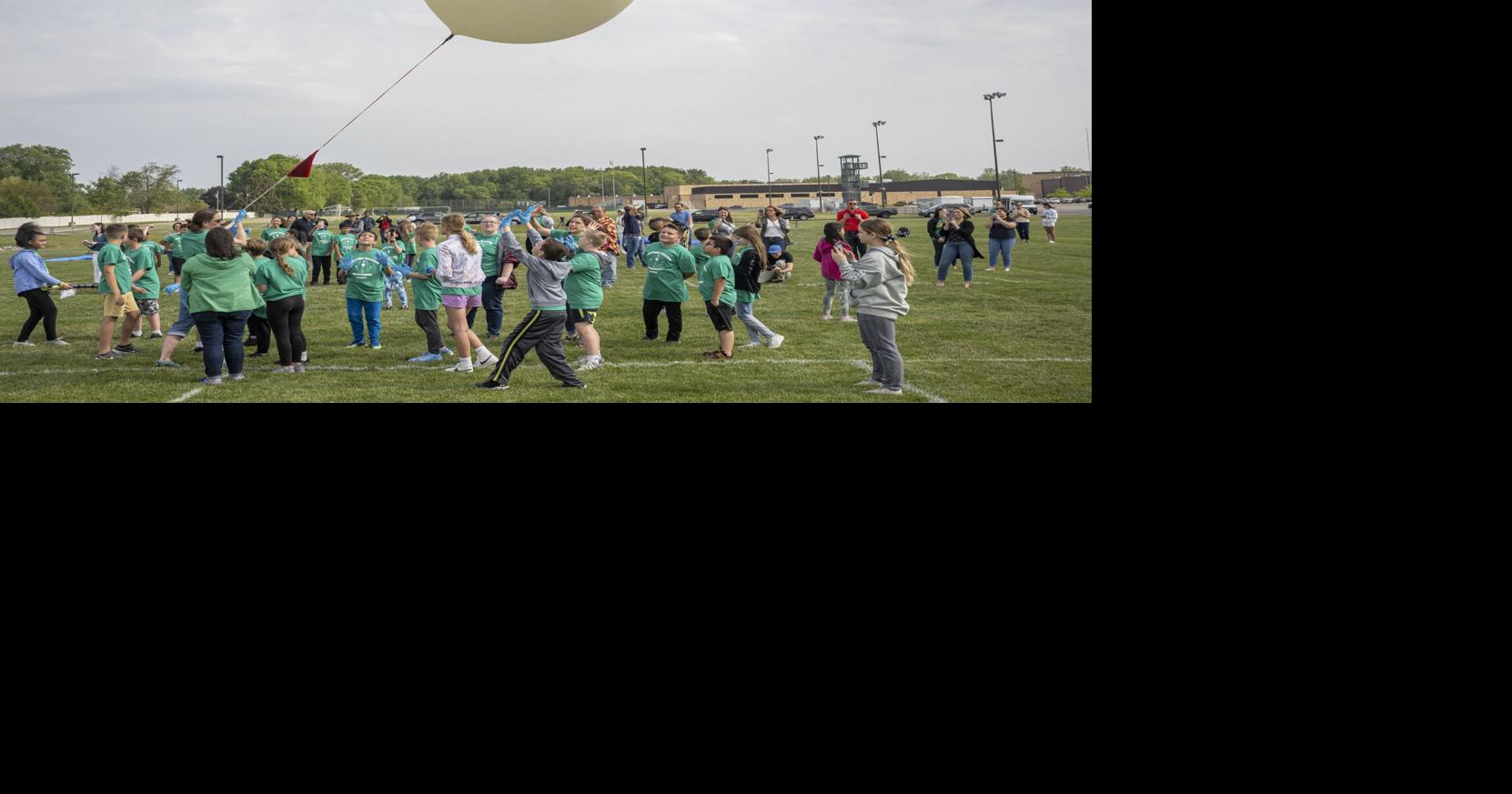 Fourth graders at Concord release weather balloons for seventh year
