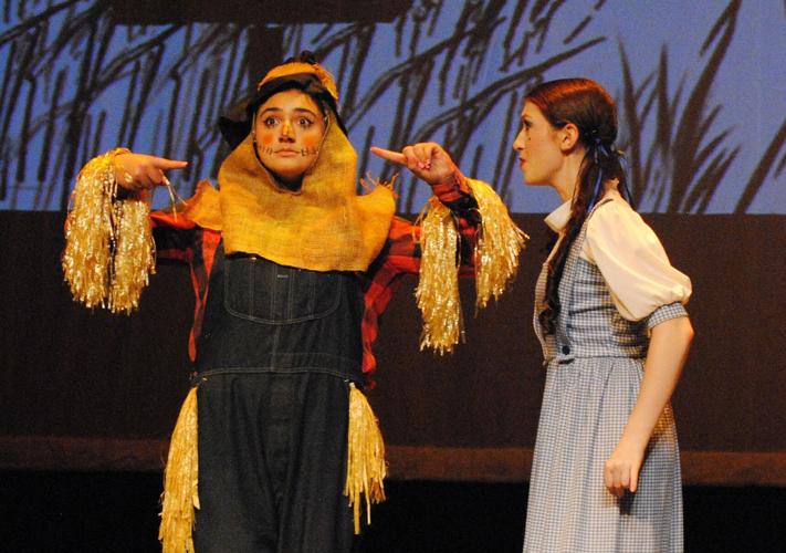 Local 'Wizard of Oz' portrays Cowardly Lion at fan weekend
