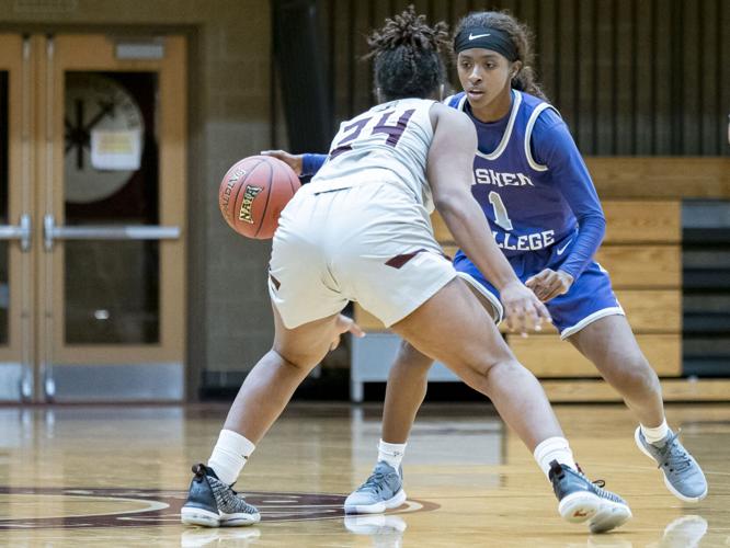 GOSHEN COLLEGE WOMEN'S BASKETBALL Leafs rally late to knock off Holy