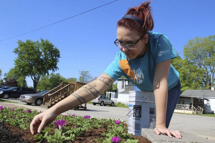 Nappanee quilt garden springs to life Local News