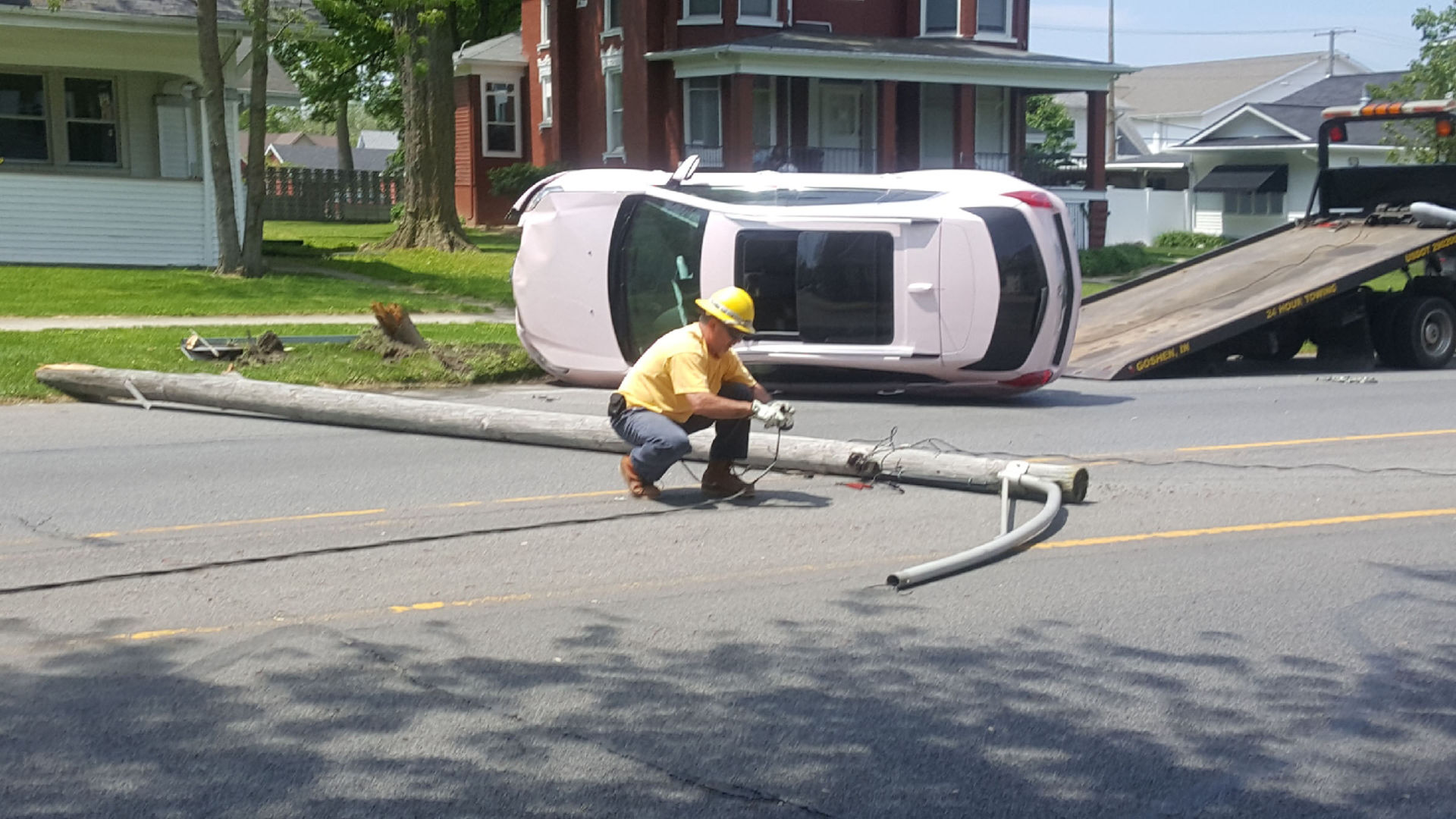 Goshen Police Investigate Main Street Crash | News | Goshennews.com