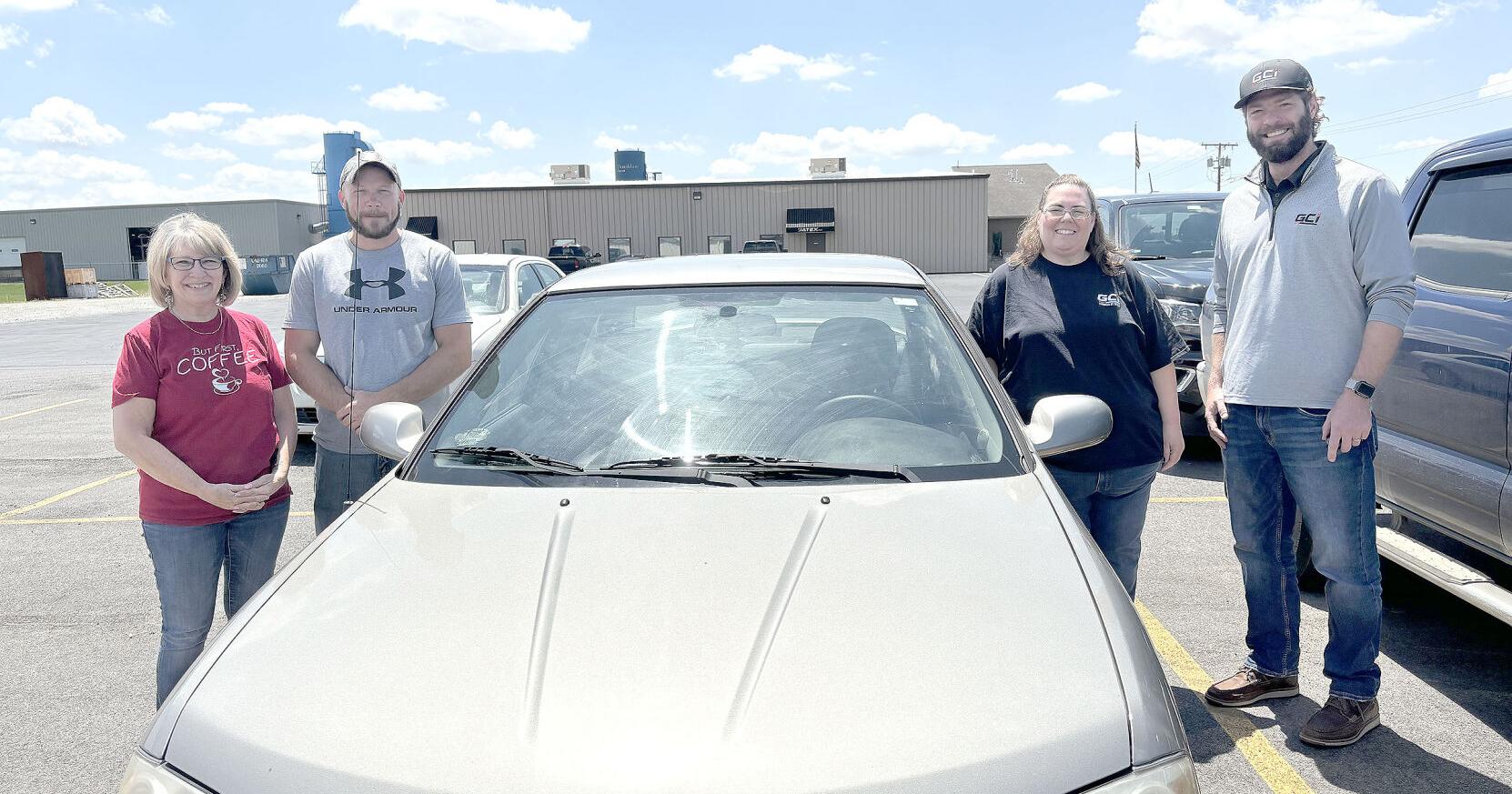 Nappanee employer gifts car to employee - Vimarsana News