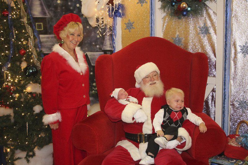 Concord Mall's Santa and Mrs. a good fit Local News