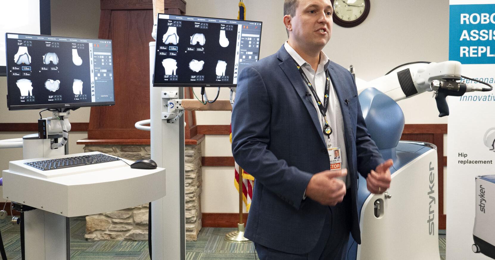 Robot to help surgeons replace joints - Vimarsana News