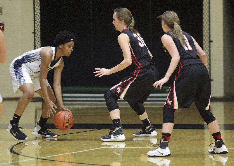 Girls Basketball Northwood Uses Fast Start To Turn Back Elkhart Central Local Sports Goshennews Com