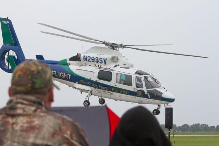 Slideshow Rotors and Ribs helicopter fly in Multimedia