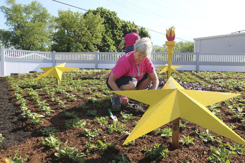 Nappanee quilt garden springs to life Local News
