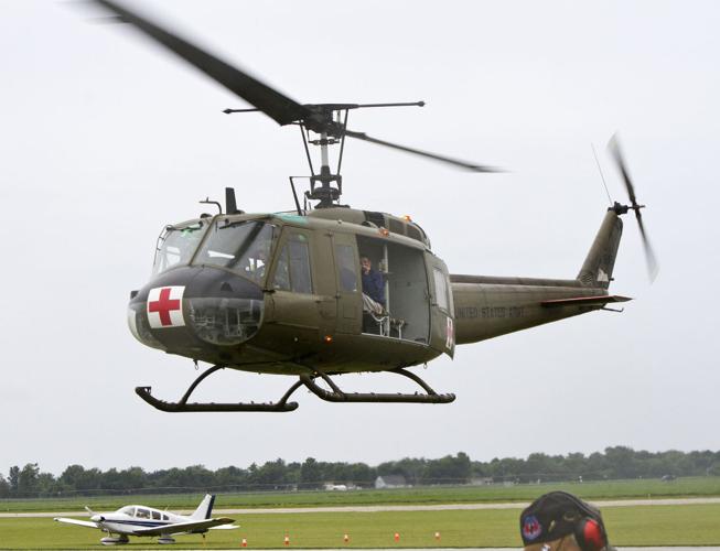 Slideshow Rotors and Ribs helicopter fly in Multimedia