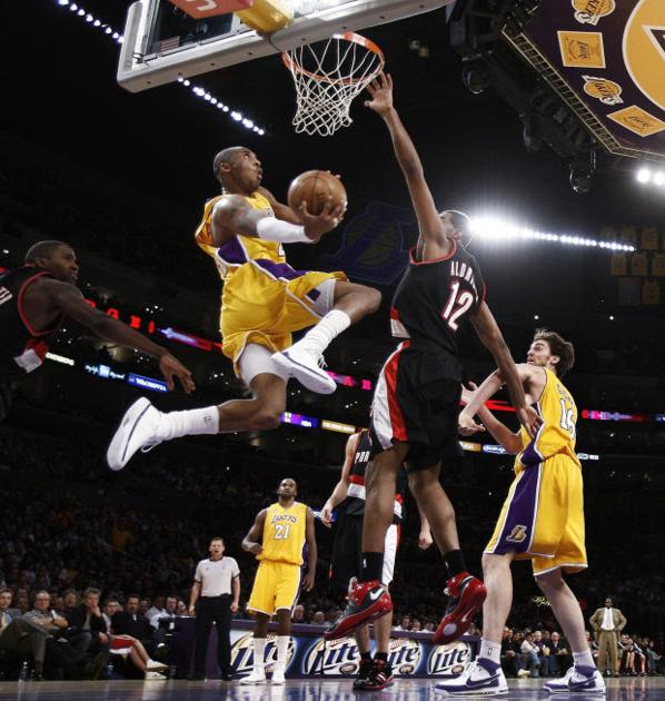Lakers Win Ninth Straight Behind Kobe Bryant National Sports Goshennews Com