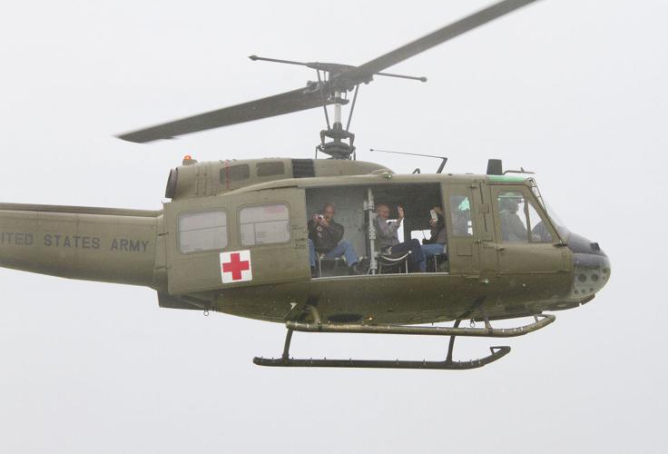 Slideshow Rotors and Ribs helicopter fly in Multimedia