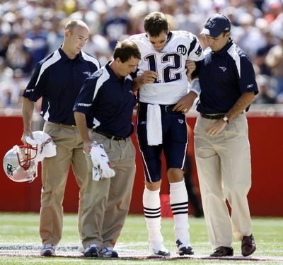 29 SEP 2002: New England Patriots Tom Brady during a game against the San  Diego Chargers