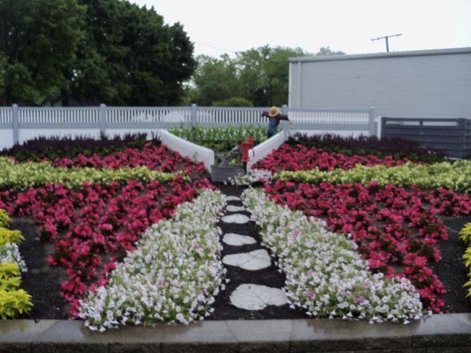 Creative Committee designs Nappanee Center Quilt Garden Local News