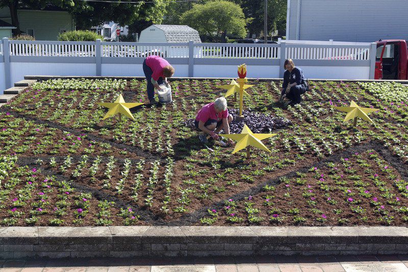 Nappanee quilt garden springs to life Local News