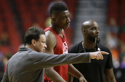 Iu Ncaa Notebook Bryant A Welcome Presence Inside For Hoosiers
