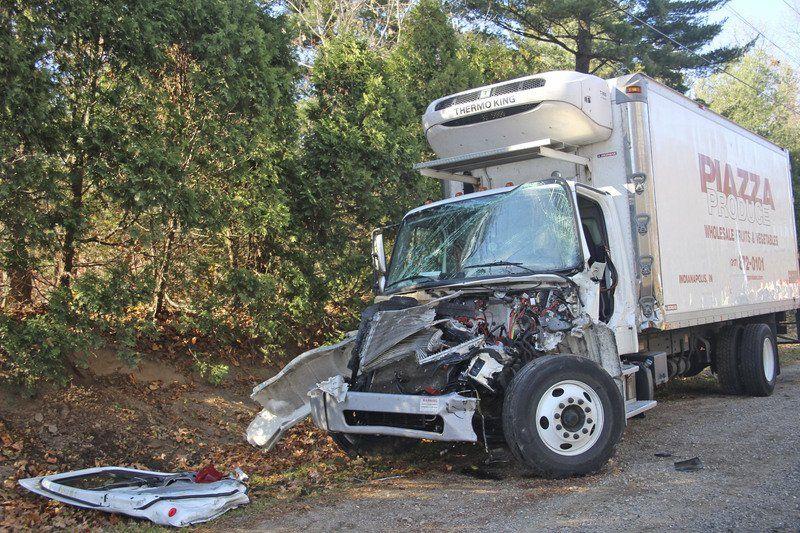 Fourcar wreck injures three