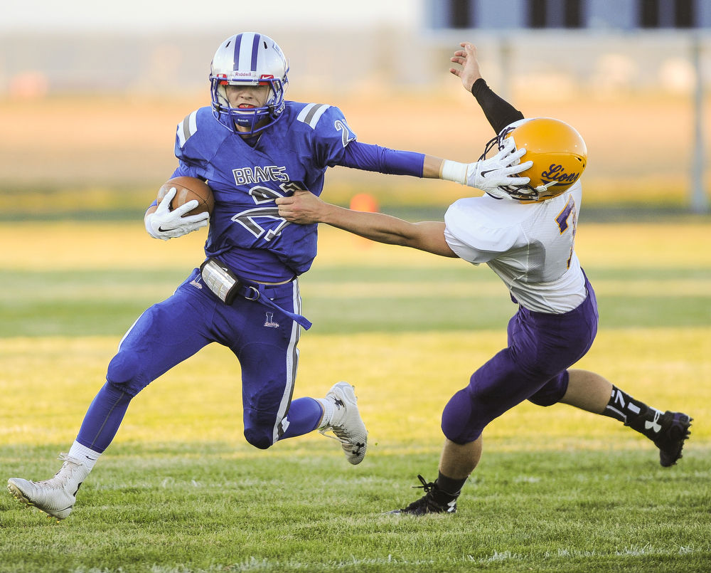 Football La Conner vs. Concrete Gallery