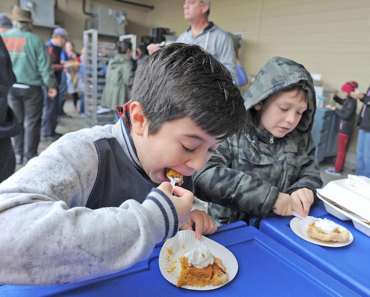Food bank takes lead for community Thanksgiving dinner ...