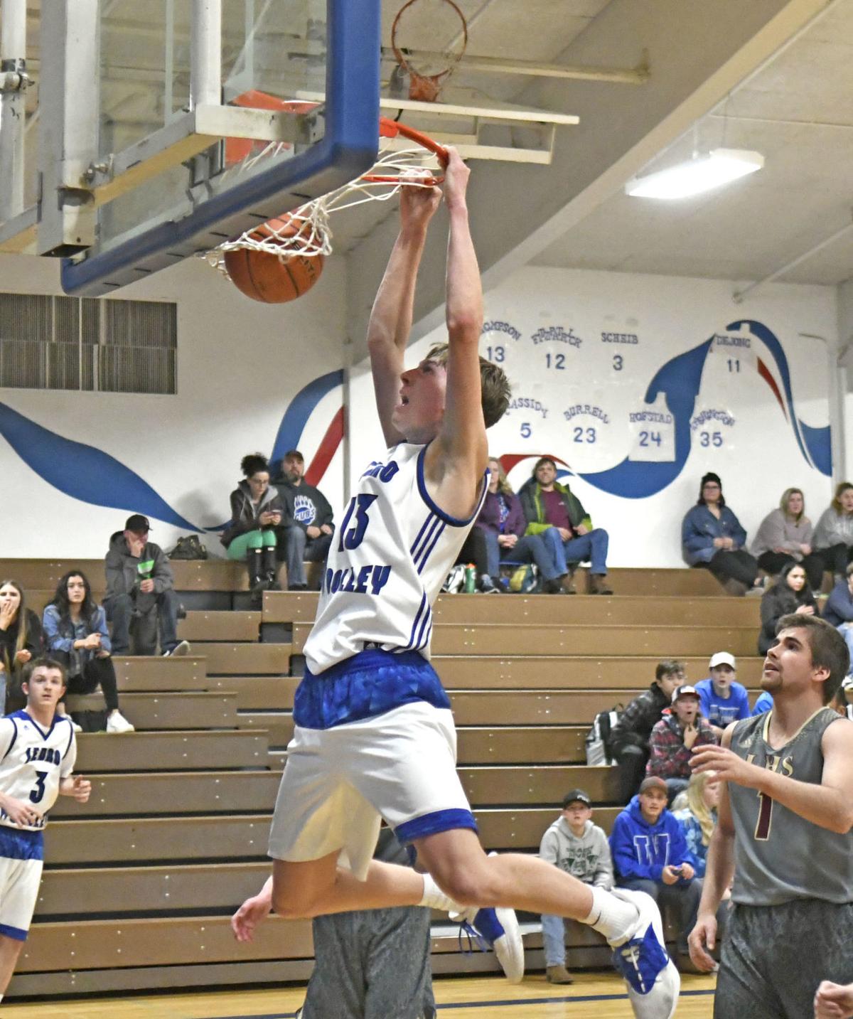Prep Boys Basketball Cubs Fall In Ot Sports Goskagit Com