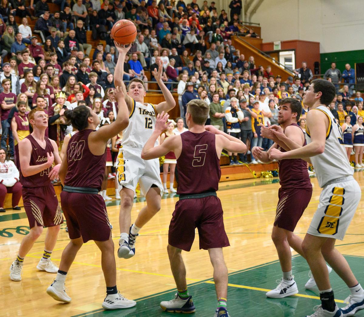 Prep Basketball Tigers Fall In Playoff Game Sports Goskagit Com
