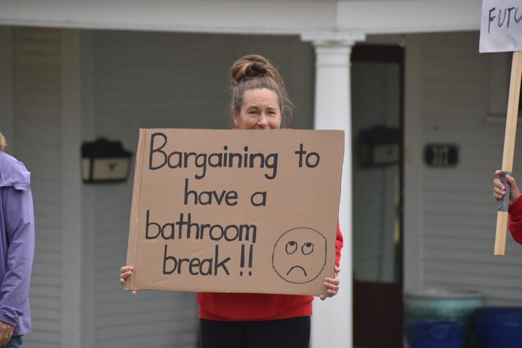 Mount Vernon teachers picket amid contract negotiations Local News