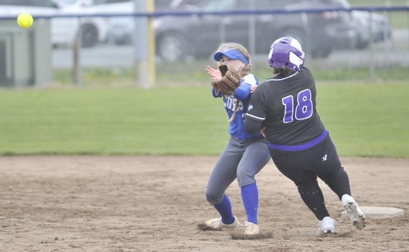 Photos SedroWoolley vs. Anacortes softball Gallery