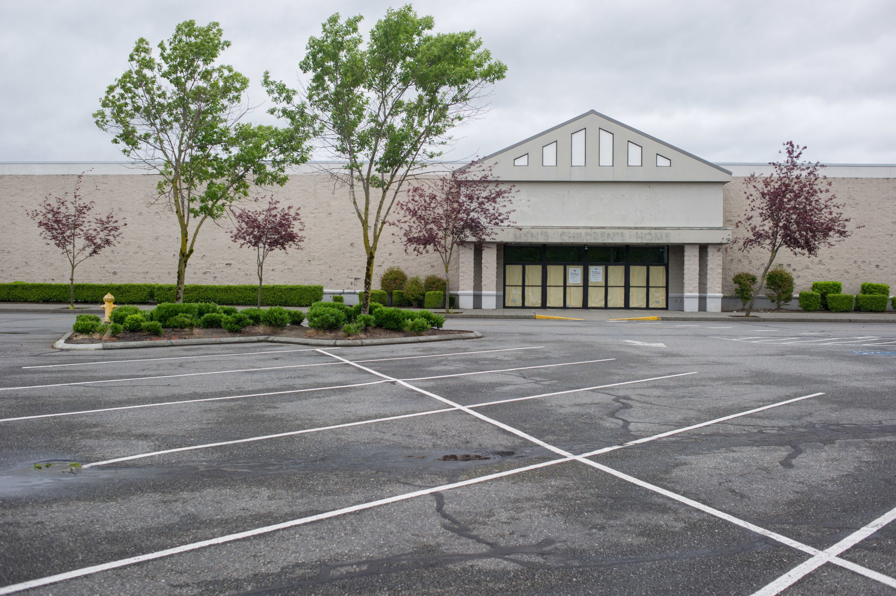 cascade mall hours