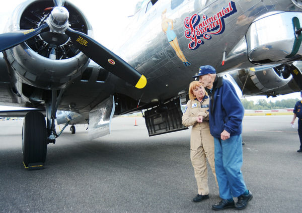 World War II veteran reunited with B-17 | All Access | goskagit.com