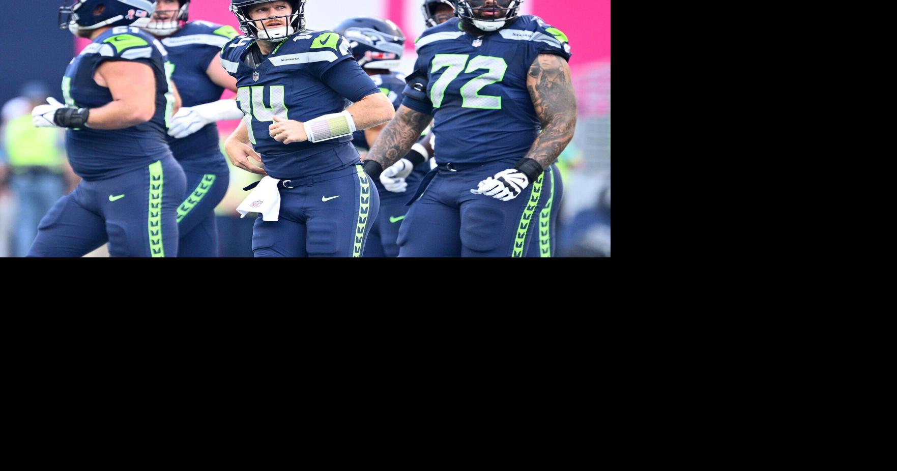 Seahawks quarterback Sam Darnold will miss some time, report says
