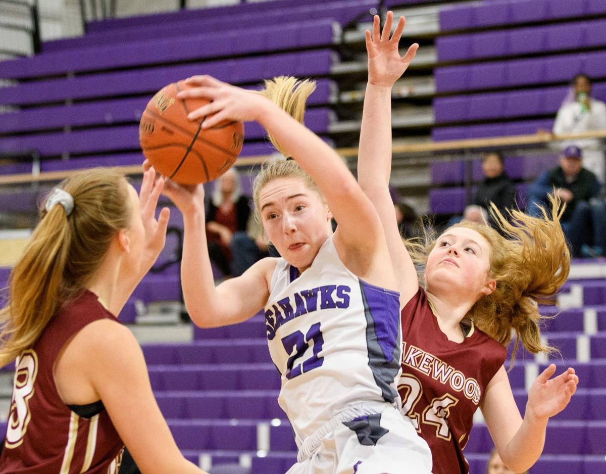 Prep Roundup Seahawks Cruise Past Cougars Sports Goskagit Com