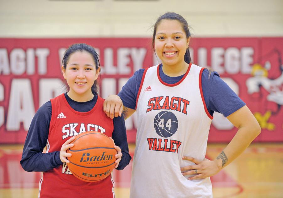 Pair Lead Svc Into Nwac Tourney Sports Goskagit Com