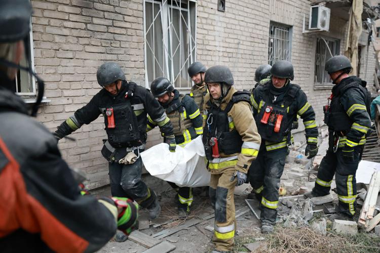 Russian Lab Russian attacks kill 15 in Ukraine after Trump strikes diesel deal with ...