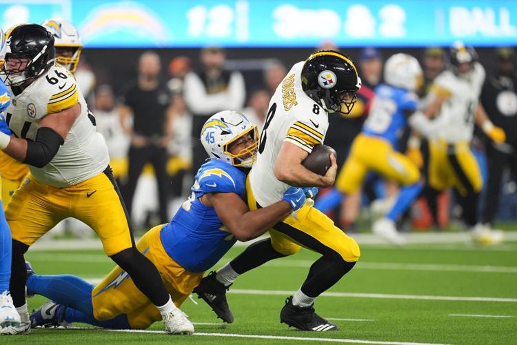 Chargers humble Aaron Rodgers and Steelers 25-10 in prime time for 3rd  straight win | APG State News | goskagit.com
