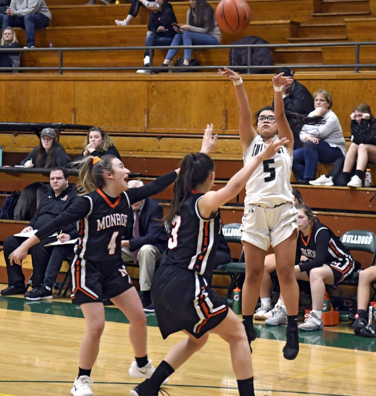 Prep Girls Basketball Bulldogs Best Bearcats Sports Goskagit Com