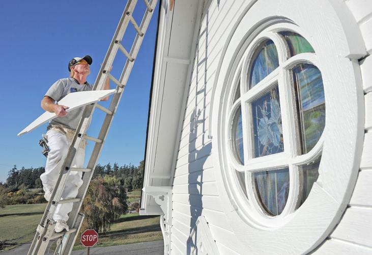 Bay View Methodist Church receives paint