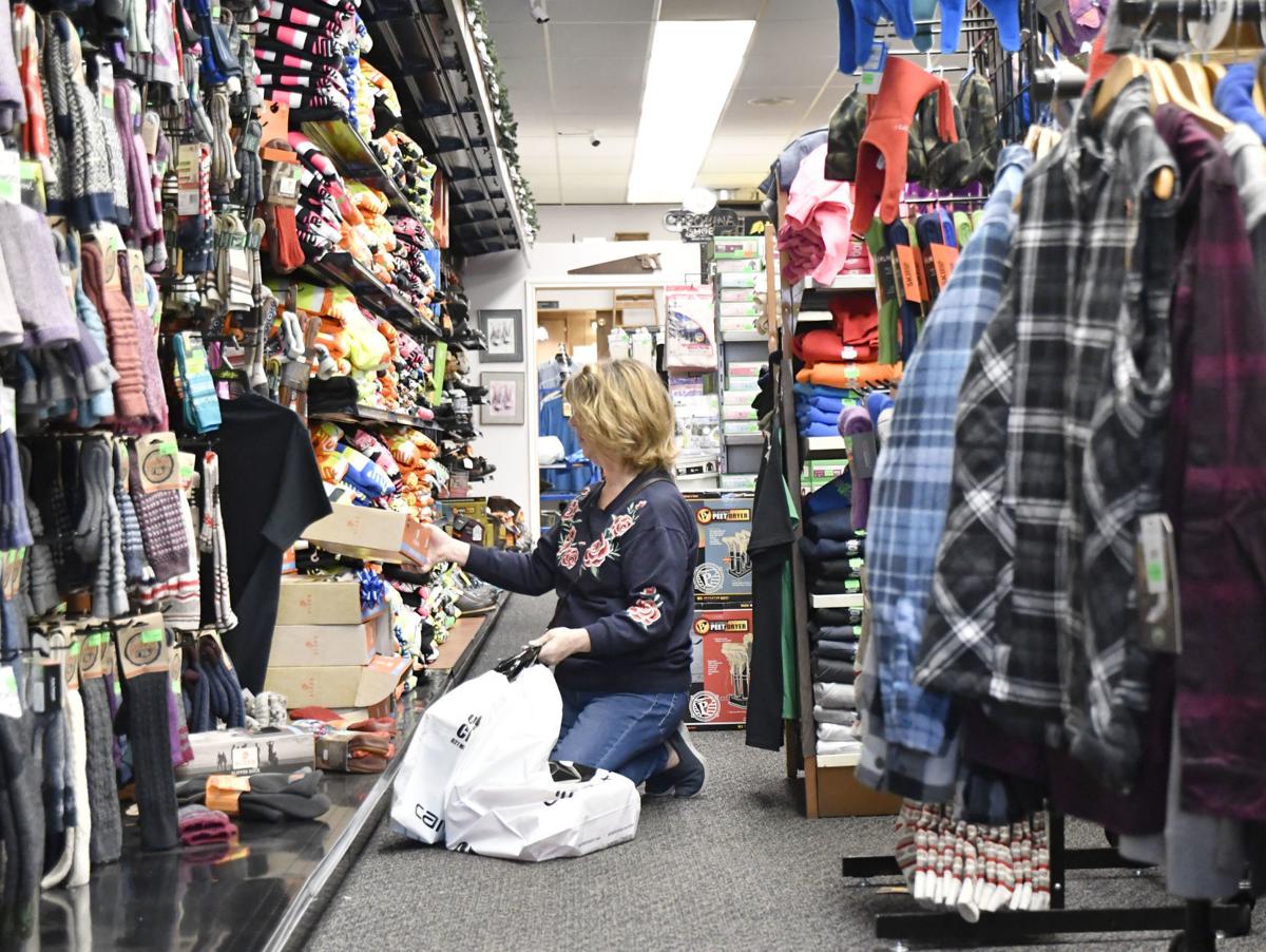 Lastminute Christmas shopping at a SedroWoolley fixture Community