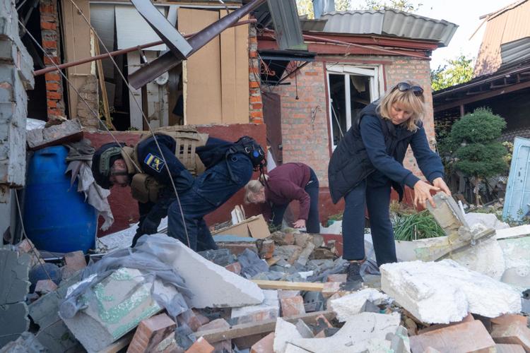 Russian attacks kill 6 in Ukraine and damage Kyiv’s Northern Bridge ...