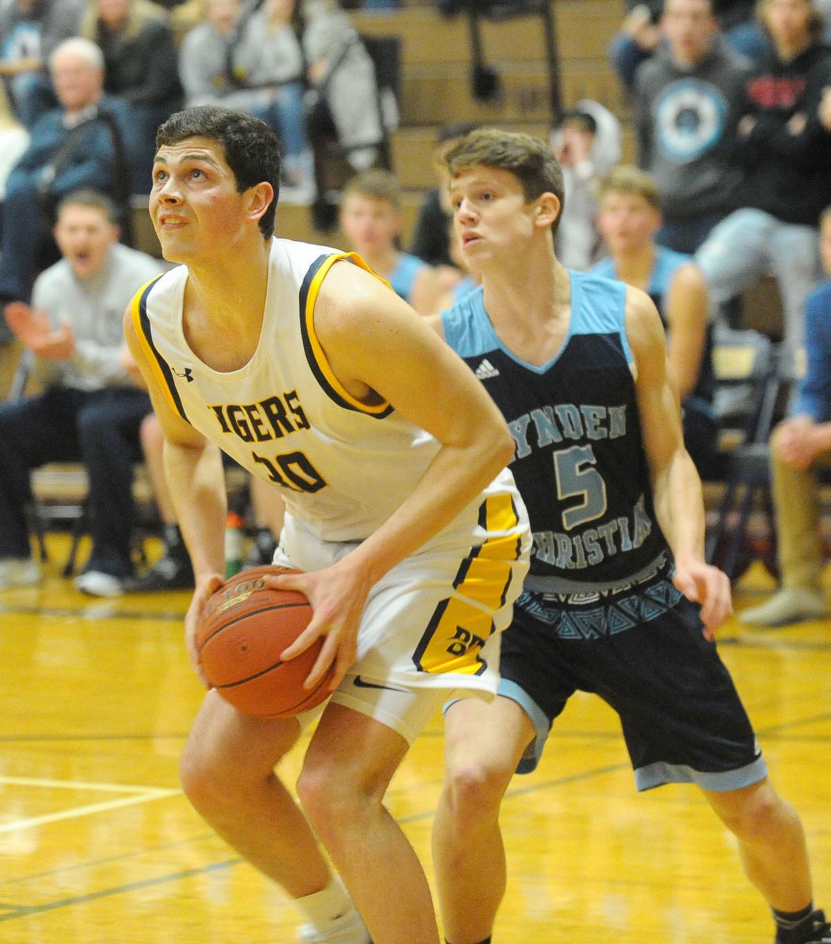 Prep Basketball Tigers Top Lyncs In Ot Sports Goskagit Com