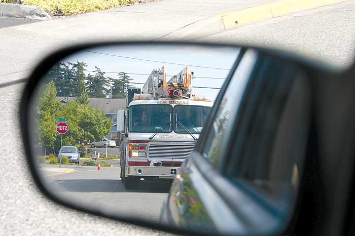 Following the law: Drivers must pull over for emergency vehicles | News ...