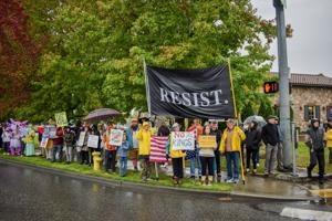 Thousands across Skagit County rally for 'No Kings Day'