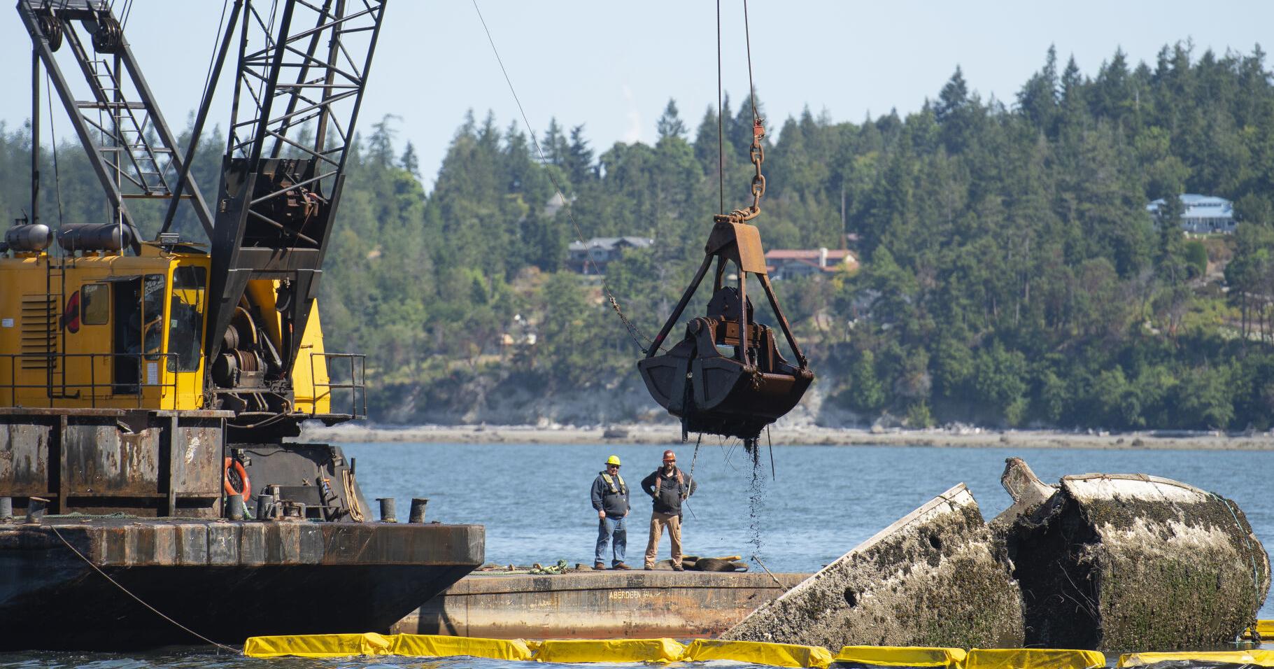 Sailboat abandoned since 2009 removed from Similk Bay - Vimarsana News